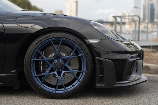 2023 Porsche 718 Cayman GT4 RS Coupe Image 5
