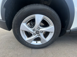 2018 Toyota C-HR NGX10R  SUV image 14