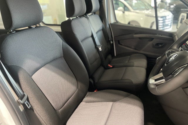 2023 Renault Trafic X82 Crew Pro Van Image 18
