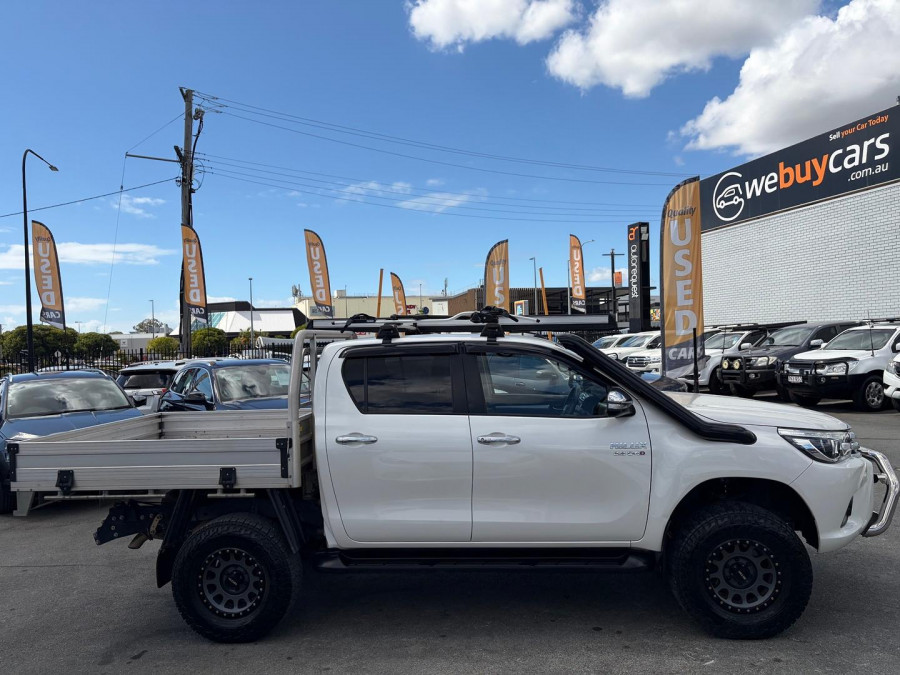 2016 Toyota HiLux  SR5 Double Cab Pick Up Image 6