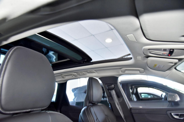 2025 MY26 Volvo XC60 UZ Ultra B5 Dark SUV Image 9