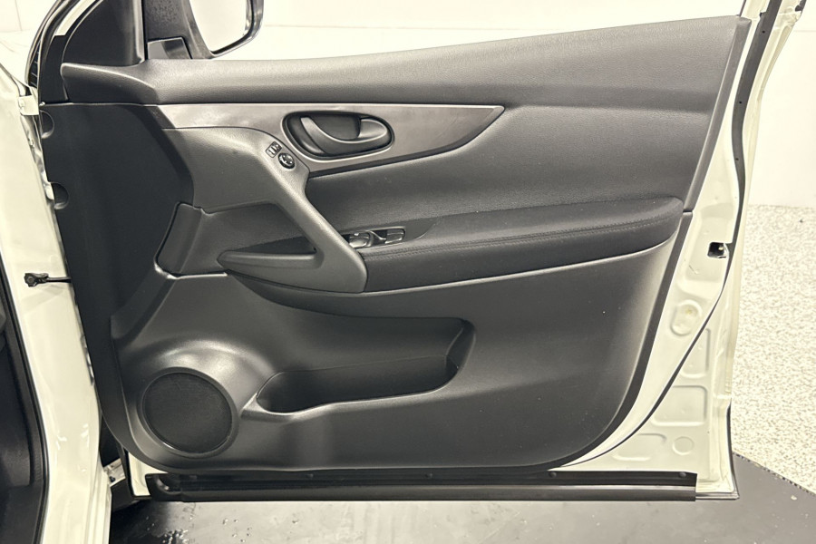 2017 Nissan QASHQAI J11 ST SUV Image 18
