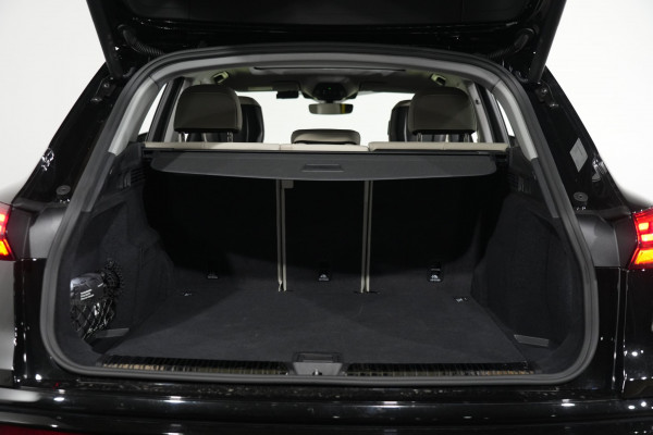 2025 Audi Q5 FY 55 TFSI e S Line SUV Image 35