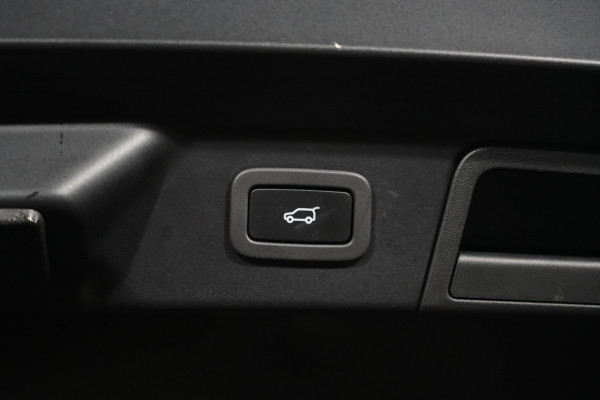 2018 Land Rover Range Rover Velar L560 P250 S SUV Image 29
