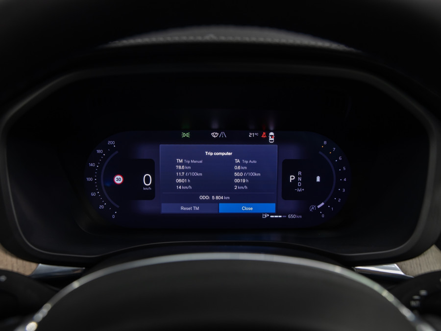 2025 Volvo XC60 UZ B5 Ultra Dark 2L Petrol AWD SUV Image 18