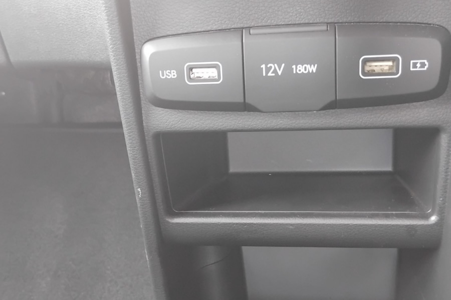 2023 Hyundai Staria Load US4.V2  Van Image 11