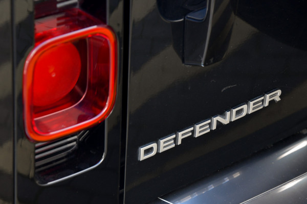 2023 Land Rover Defender L663 130 D300 SE SUV image 5