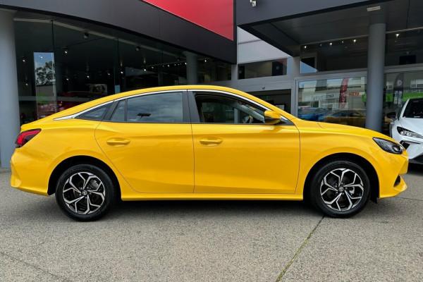2024 MY23 MG MG5 AP32 Vibe Sedan Image 4