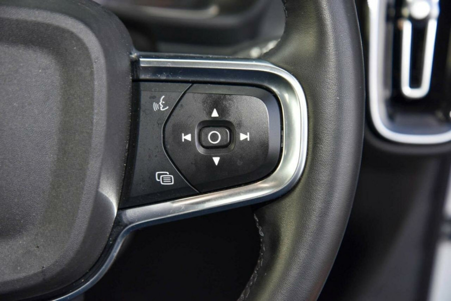 2022 MY23 Volvo XC40 XZ Plus B4 SUV Image 13