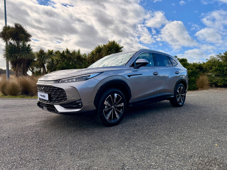 2026 MY25 MG HS AS33 Essence SUV Image 7