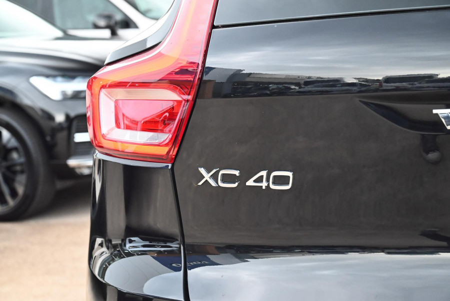 2024 MY25 Volvo XC40 XZ Ultra B4 Bright SUV Image 9