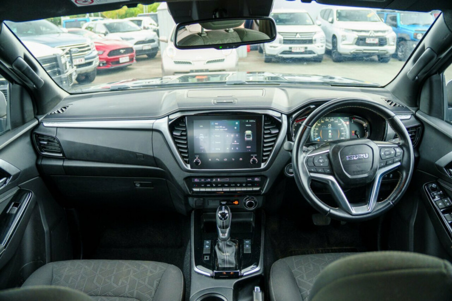 2025 MY24 Isuzu D-MAX RG LS-U Cab Chassis Image 17