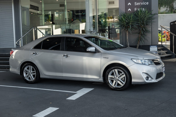 2013 Toyota Camry Hybrid AVV50R HL Sedan Image 3