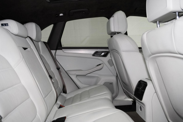 2021 Porsche Macan 95B SUV image 10