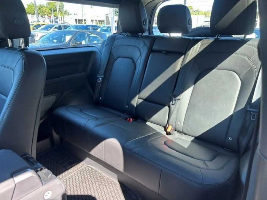 2023 MY23.5 Land Rover Defender L663 90 D250 S SUV Image 11