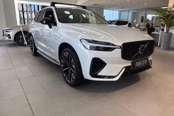 2025 MY26 Volvo XC60 UZ Ultra T8 Plug-in Hybrid Dark SUV Image 5