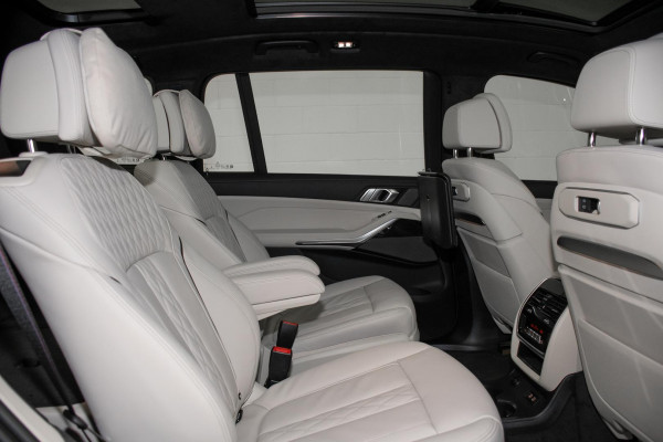2026 BMW X7 G07 LCI xDrive40d M Sport SUV image 9