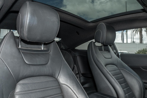 2016 Mercedes-Benz C-Class C205 C300 Coupe image 10