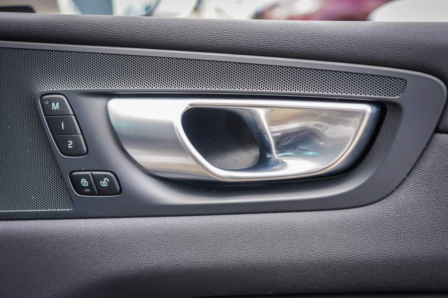 2023 MY24 Volvo XC60 UZ Ultimate B5 Bright SUV Image 15