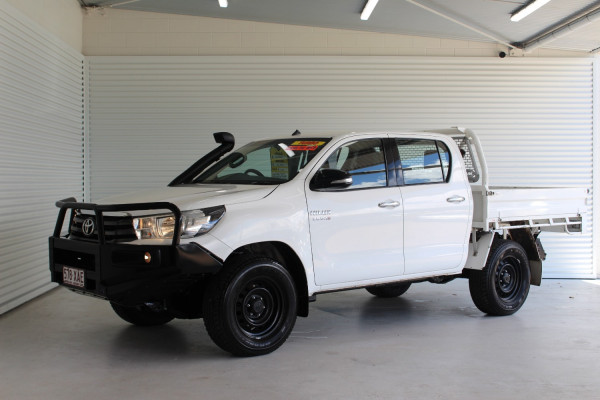 2017 Toyota HiLux GUN126R SR Cab chassis