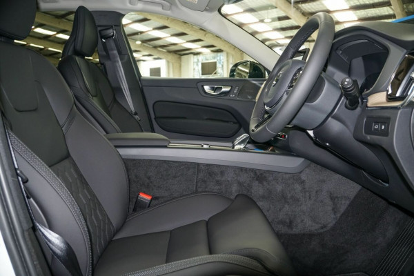 2025 MY26 Volvo XC60 UZ Plus T8 Plug-in Hybrid Dark SUV Image 8