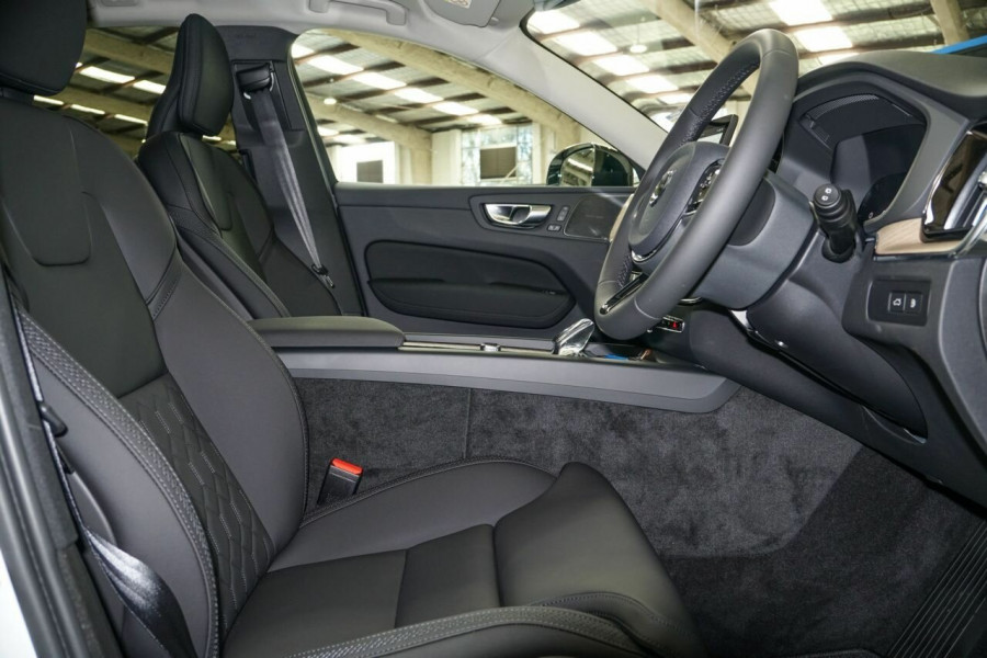 2025 MY26 Volvo XC60 UZ Plus T8 Plug-in Hybrid Dark SUV Image 8