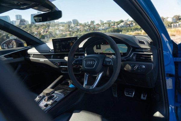 2021 Audi RS4  Quattro SUV Image 8