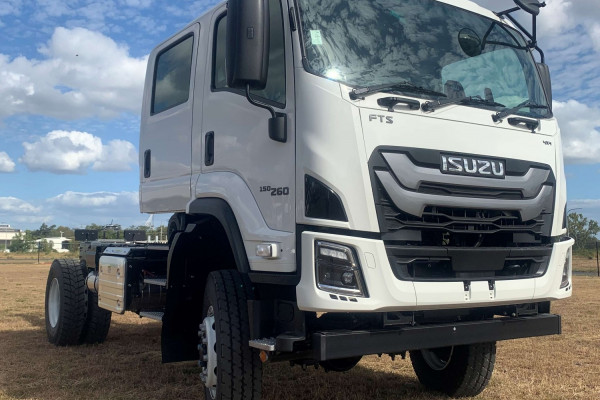 2025 Isuzu  FTS 150-260 AT C43 4X4 Cab Chassis Image 1