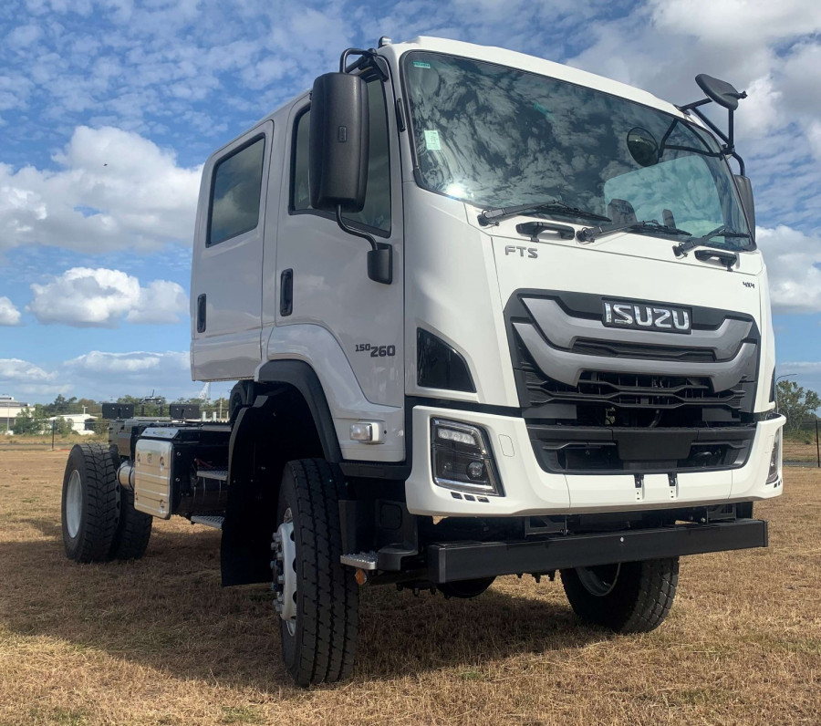 2025 Isuzu  FTS 150-260 AT C43 4X4 Cab Chassis Image 1