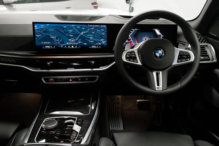 2025 BMW X5 G05 LCI M60i SUV