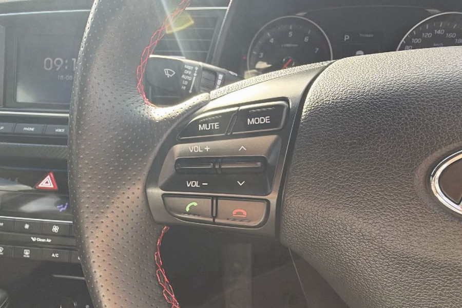 2018 Hyundai Elantra AD SR Sedan Image 12