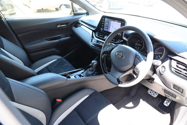 2023 Toyota C-HR ZYX10R GR Sport SUV Image 6