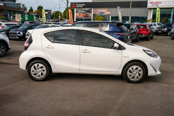 2020 Toyota Prius C NHP10R Hatch Image 4