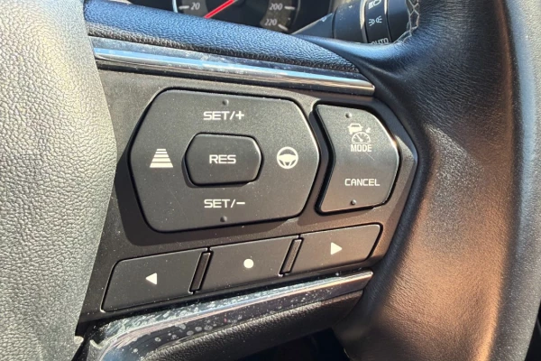 2022 MY23 Isuzu MU-X RJ LS-T SUV Image 17