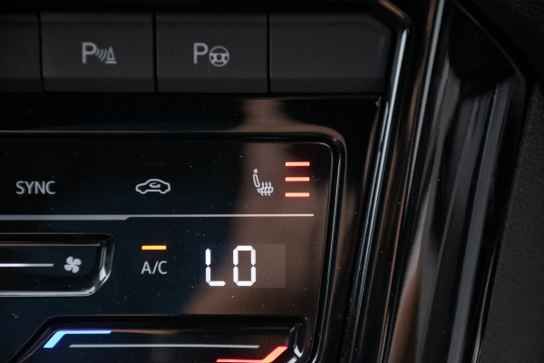 2025 MY26 Volkswagen T-Roc D11 140TSI R-Line SUV Image 17