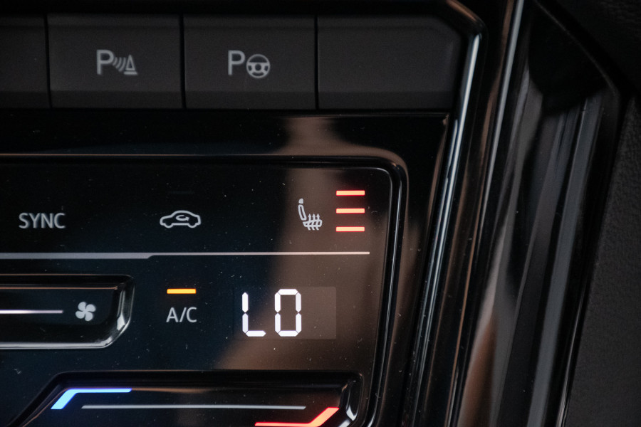 2025 MY26 Volkswagen T-Roc D11 140TSI R-Line SUV Image 17