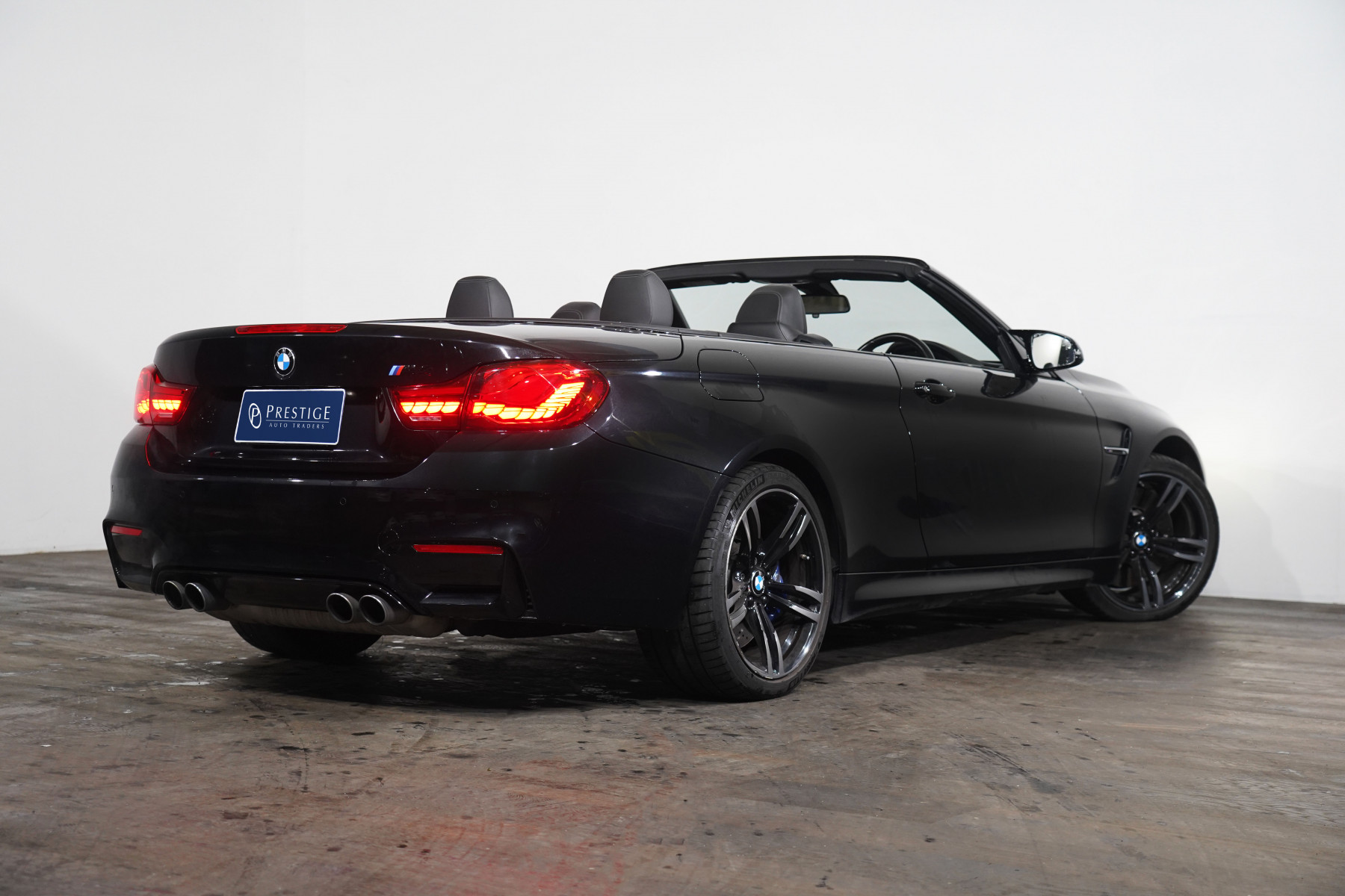 2016 BMW M4 Convertible Image 7