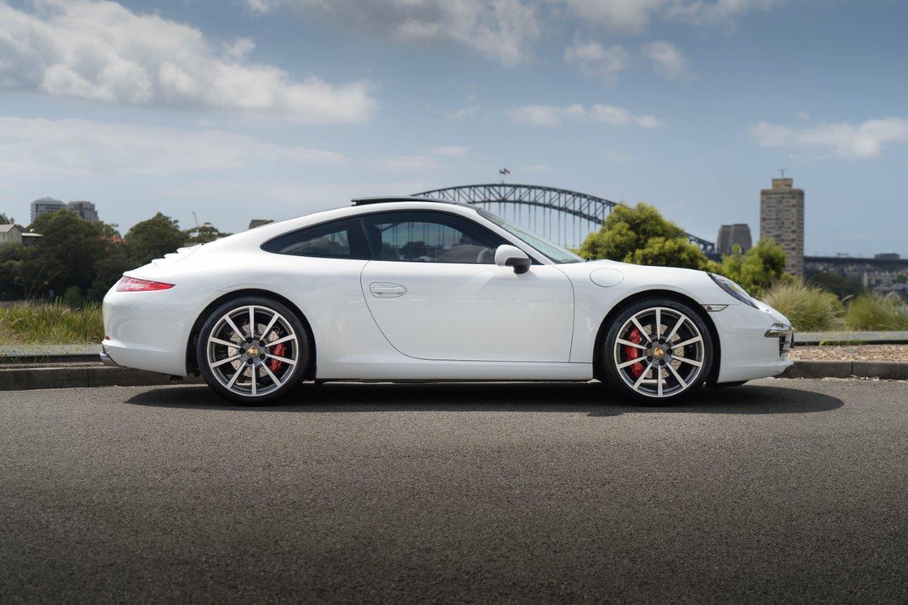 2015 Porsche 911 Carrera S Coupe Image 3