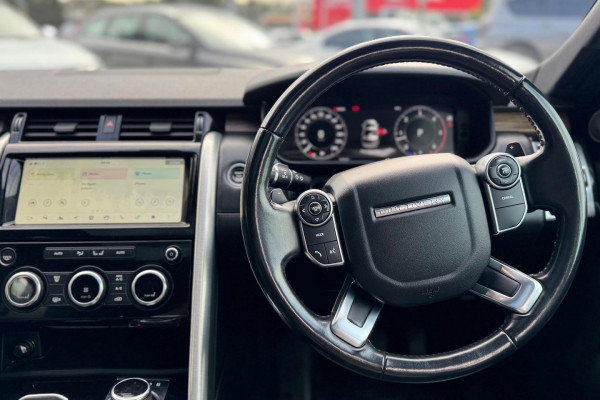 2018 Land Rover Discovery Series 5 HSE Luxury SUV Image 10