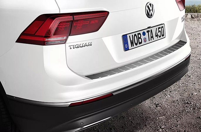 Loading sill protection plate