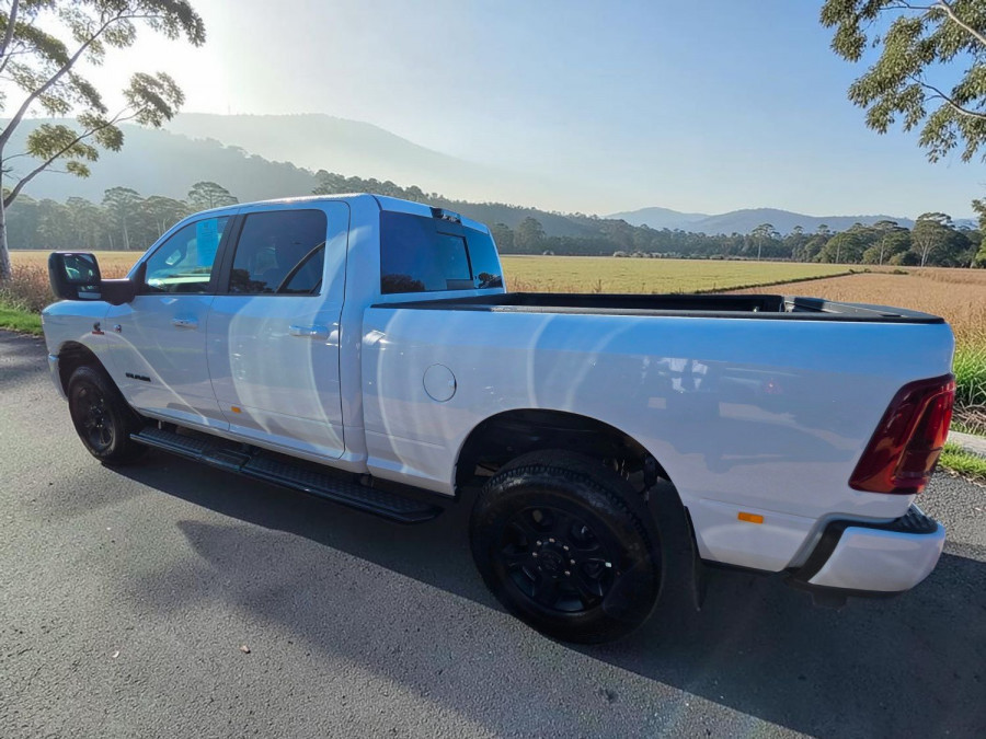 2026 Ram 2500 DJ Laramie Dual Cab Image 4