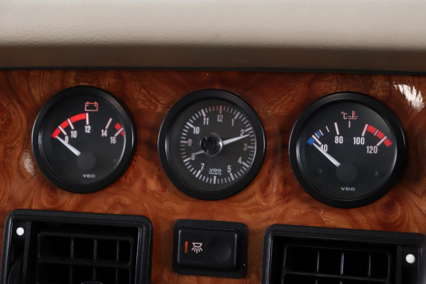 1996 MG RV8 Rover Coupe Image 18