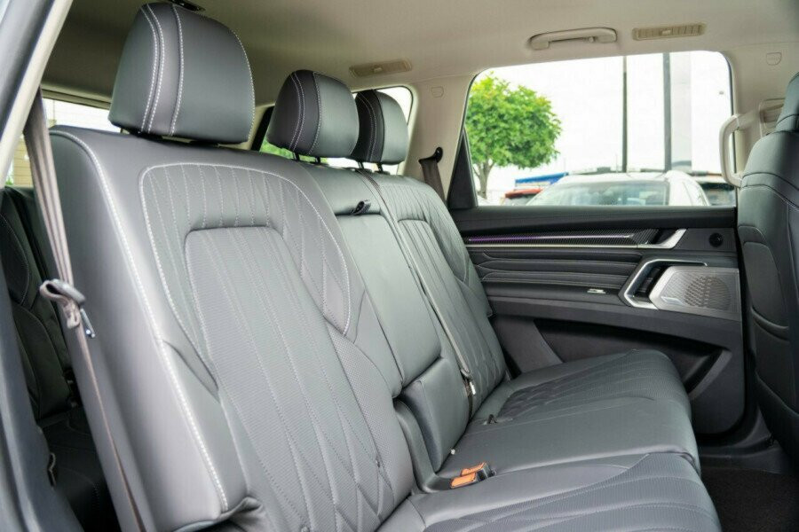 2024 MY25 LDV D90 SV9A Executive SUV Image 16