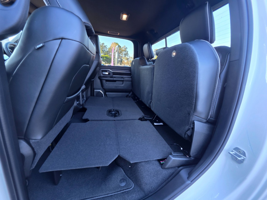 2026 Ram 2500 DJ Laramie Dual Cab Image 23
