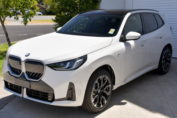 2025 BMW X3 G45 30e xDrive SUV image 26