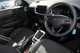 2025 Hyundai Venue QX.V5 Active SUV image 6