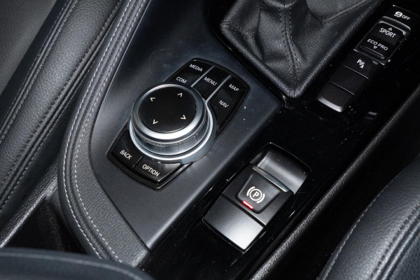 2022 BMW X1 F48 LCI sDrive20i SUV image 15