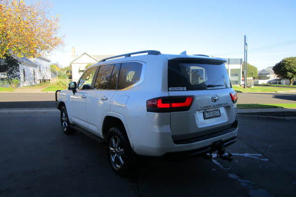 2021 Toyota LandCruiser 5E55190D0 Sahara Wagon Image 5