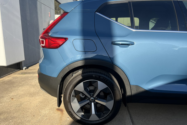 2024 MY25 Volvo XC40 XZ Ultra B4 Bright SUV Image 5