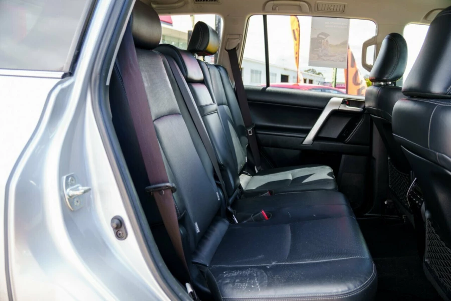 2018 Toyota LandCruiser Prado GDJ150R VX SUV Image 9